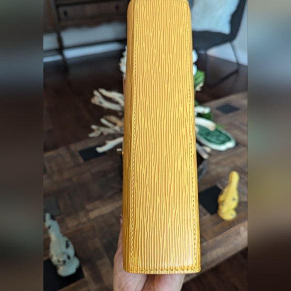 Louis Vuitton Epi Malesherbe Yellow hand bag‎ - Picture 12 of 17